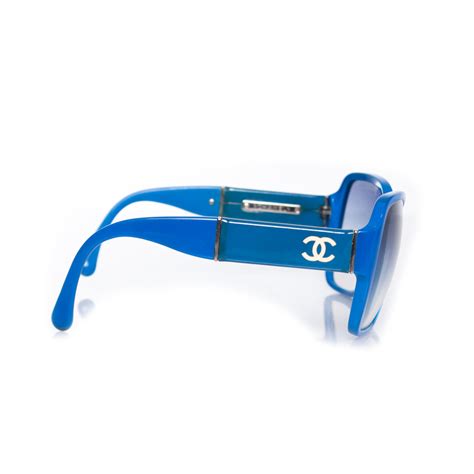 blauwe chanel zonnebril|Chanel zonnebrillen.